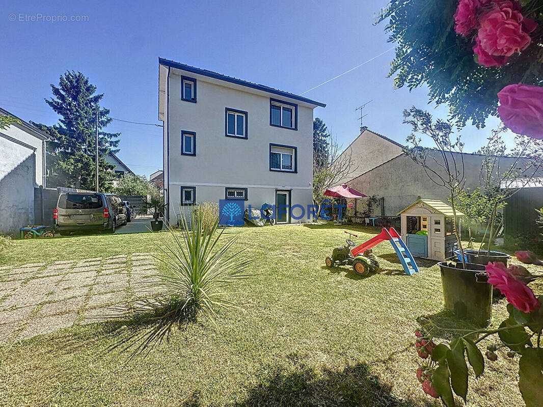 Maison à SAVIGNY-SUR-ORGE