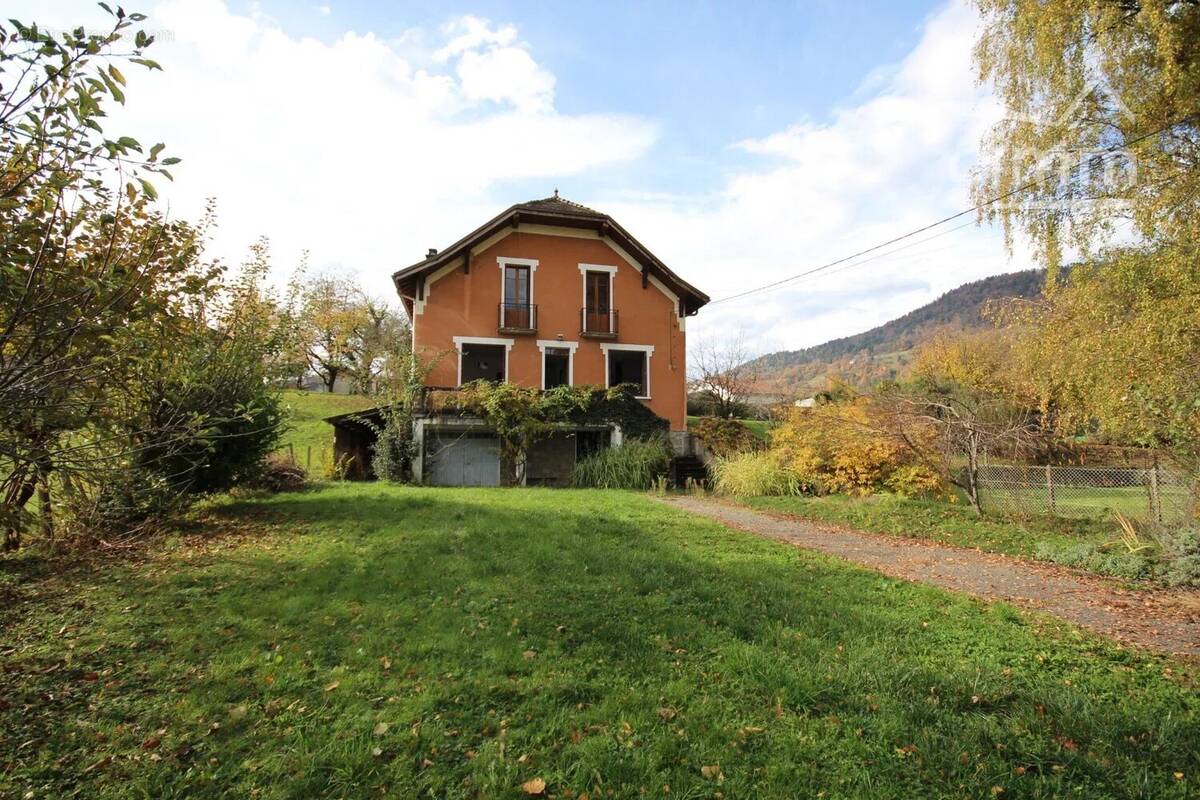 Maison à LA ROCHETTE