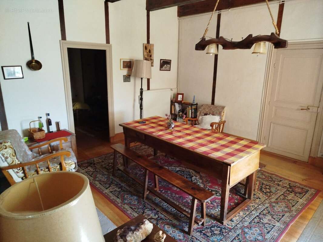 Maison à BESSE-ET-SAINT-ANASTAISE