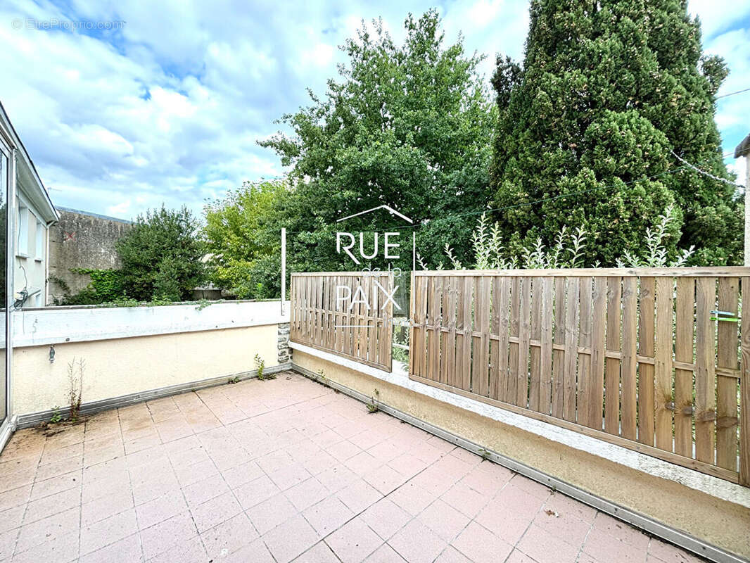 Maison à SECONDIGNY