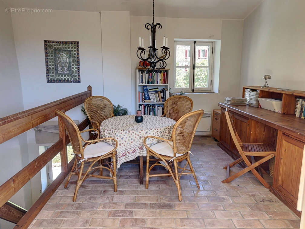 Maison à LA GARDE-FREINET