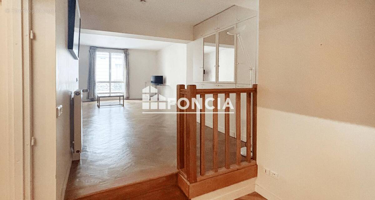 Appartement à PARIS-17E