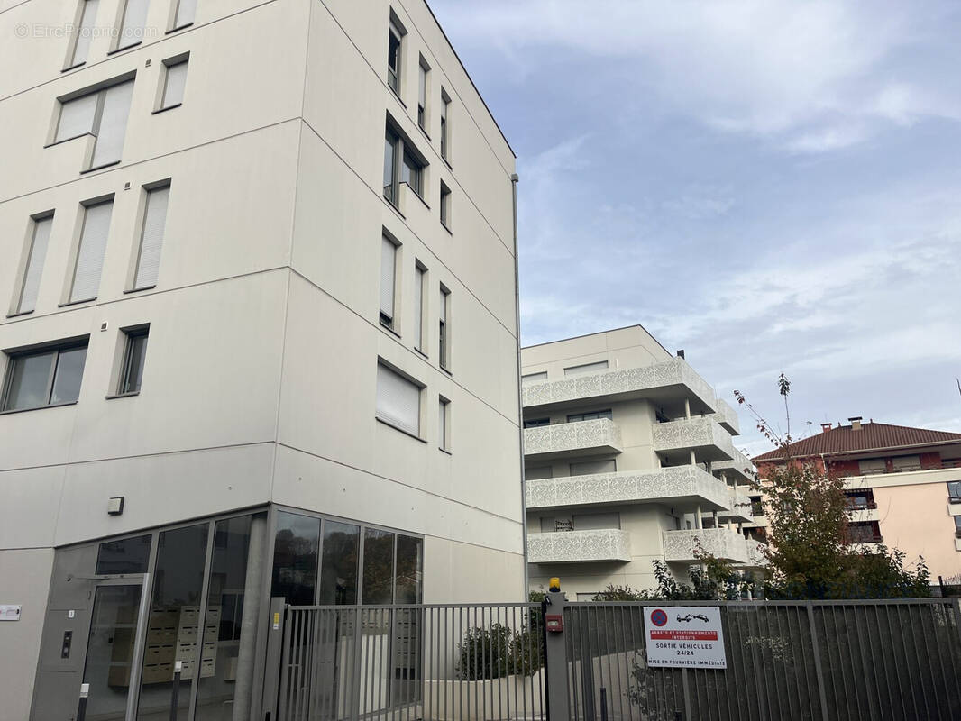 Appartement à DECINES-CHARPIEU