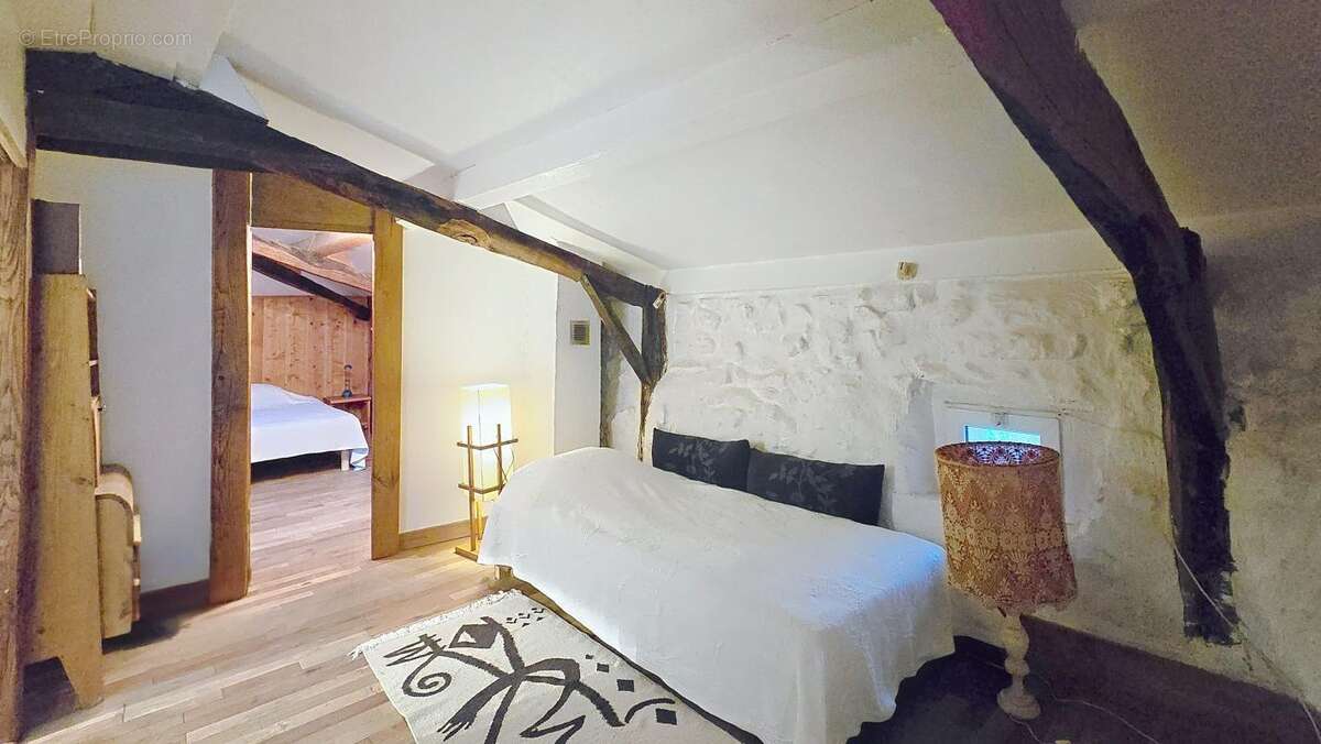 Maison à JAUJAC