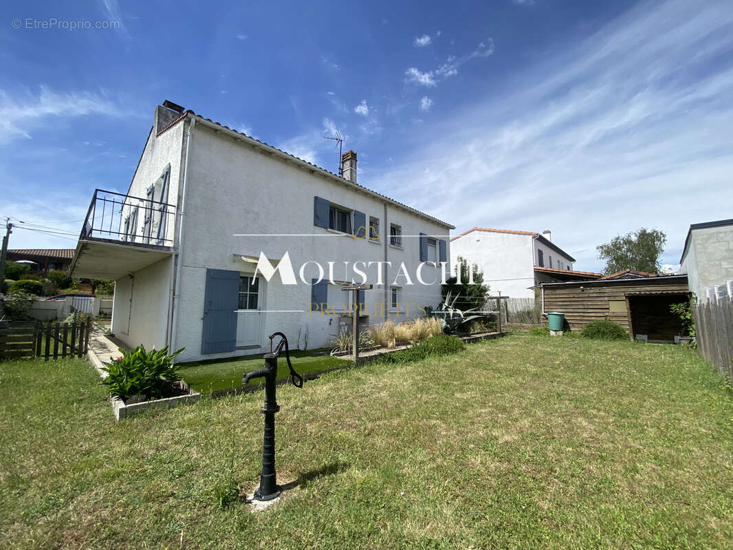 Maison à VAUX-SUR-MER