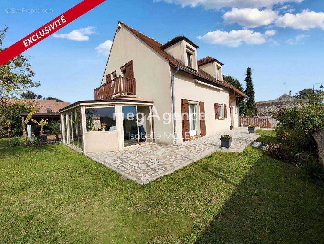 Maison à SIVRY-COURTRY