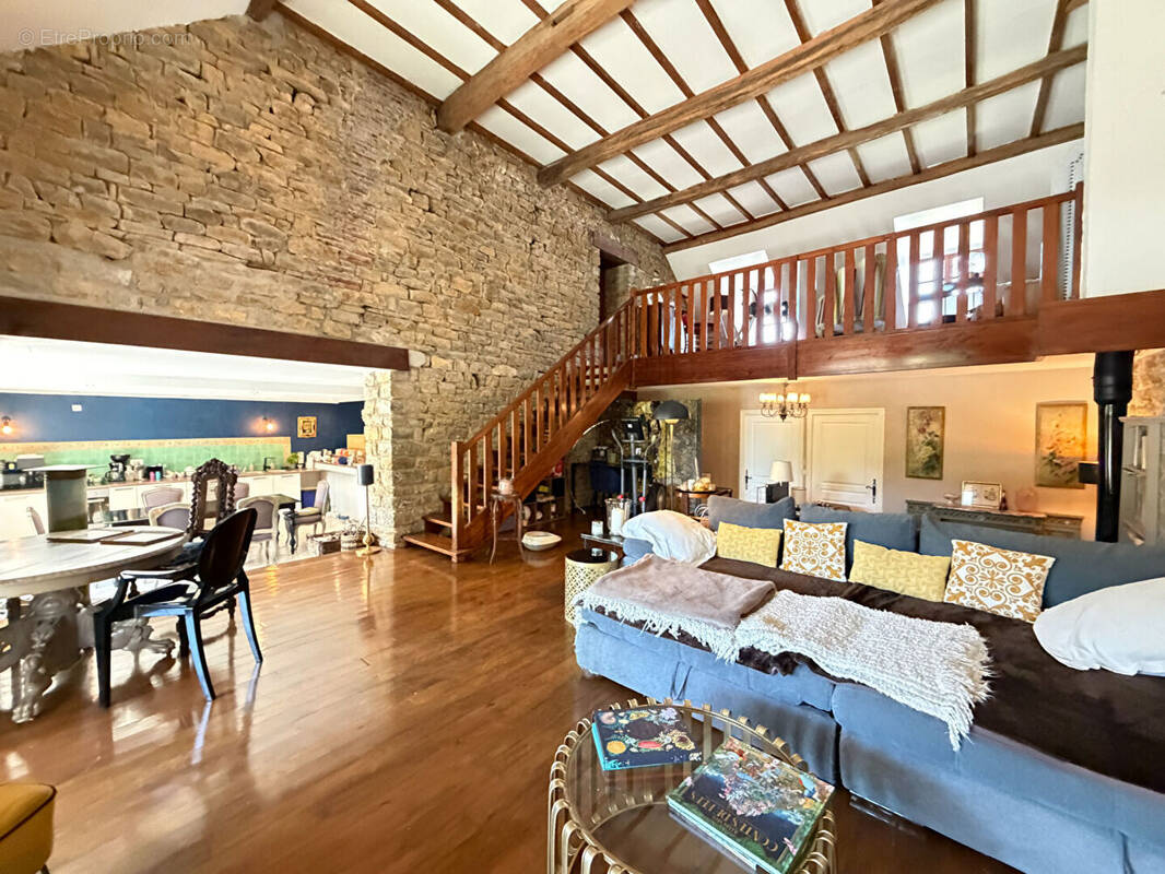 Maison à MONTAIN