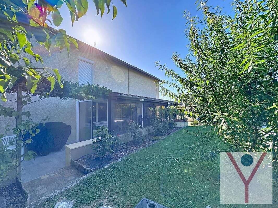 Maison 197 m² à Villars-Les-Dombes  - photo 5