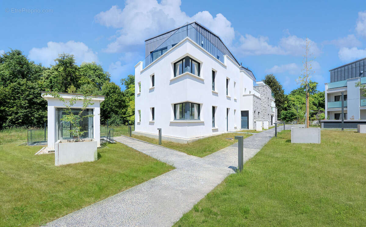 Appartement à RUBELLES