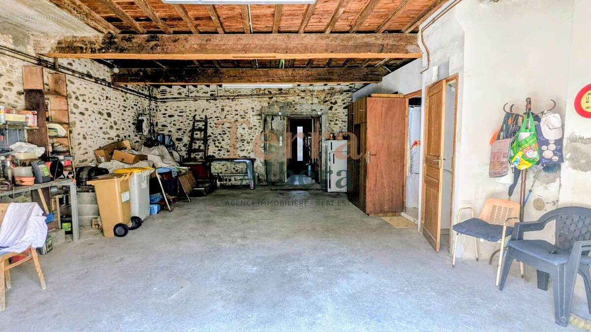 Authentique maison de village avec jardin constructible et beau potentiel - photo 6
