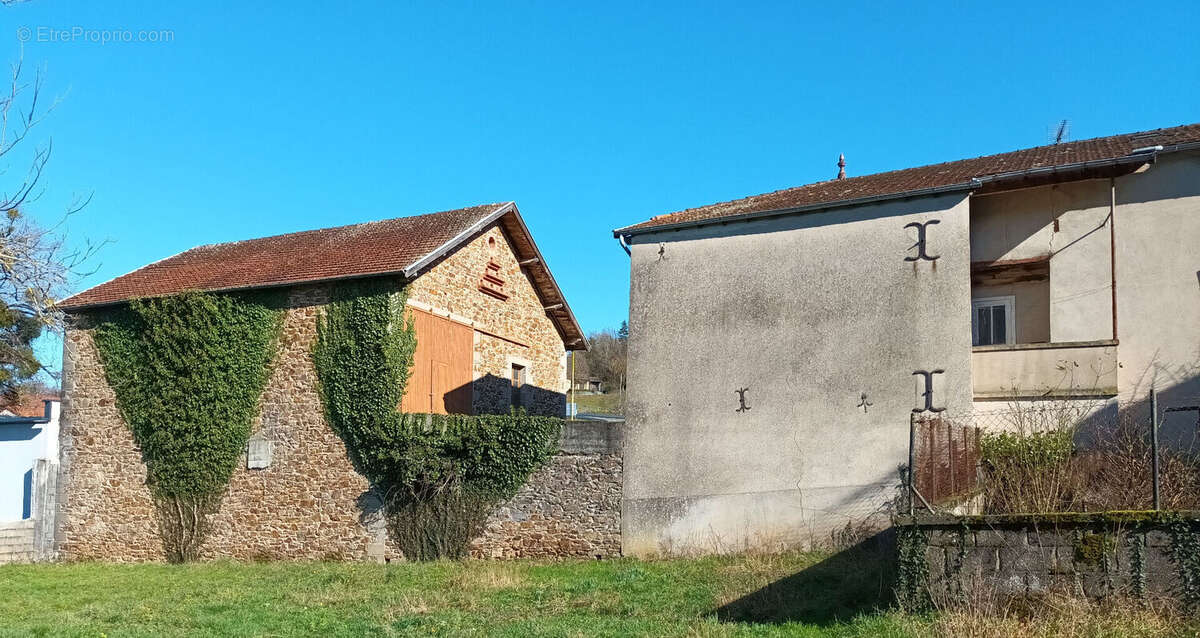 Maison à FLAGNAC