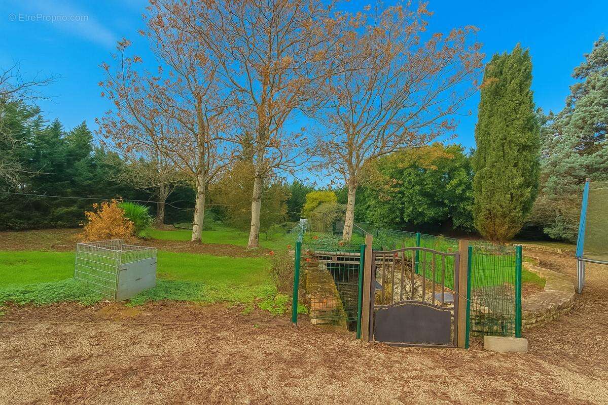 Maison à CHAMPIGNY-LE-SEC