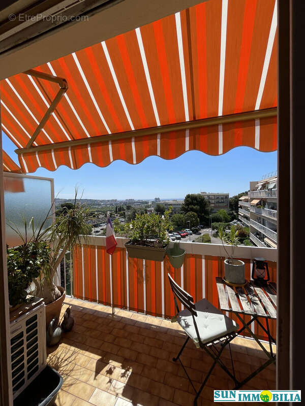 Appartement à SAINT-LAURENT-DU-VAR