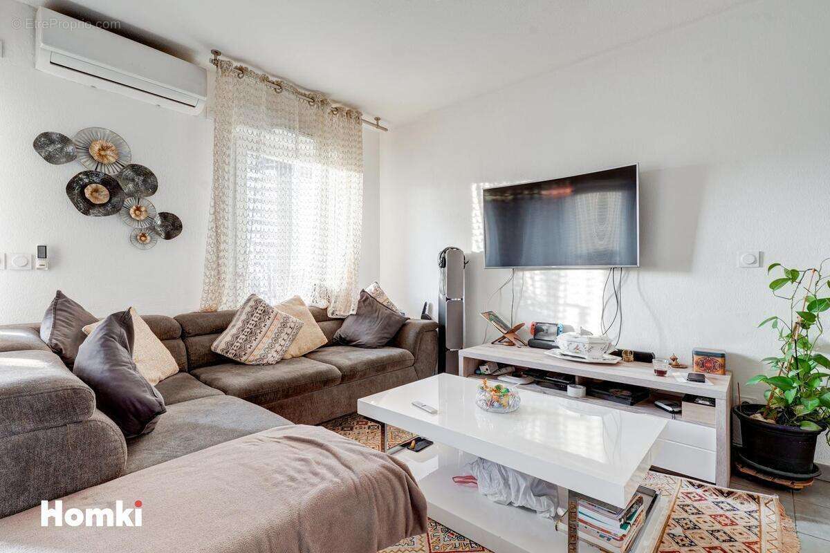 Appartement à MARSEILLE-3E