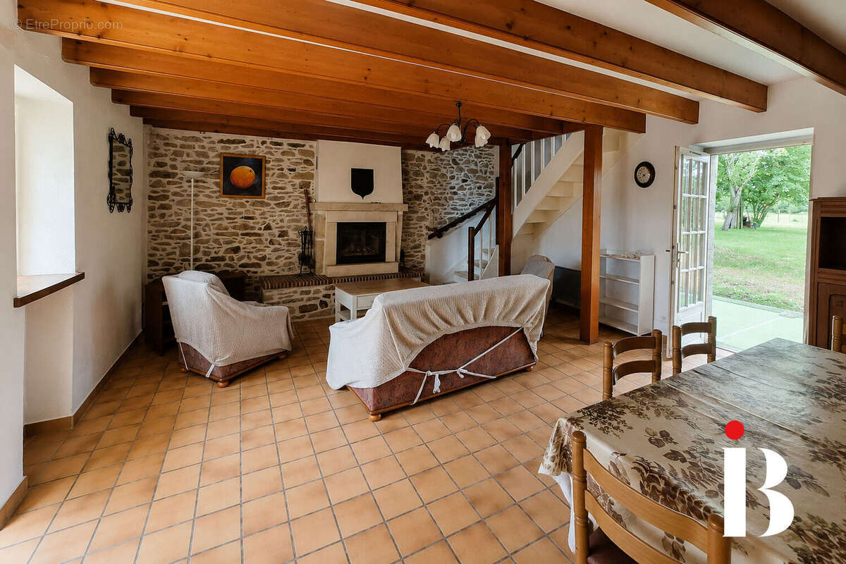 Maison à CORDEMAIS