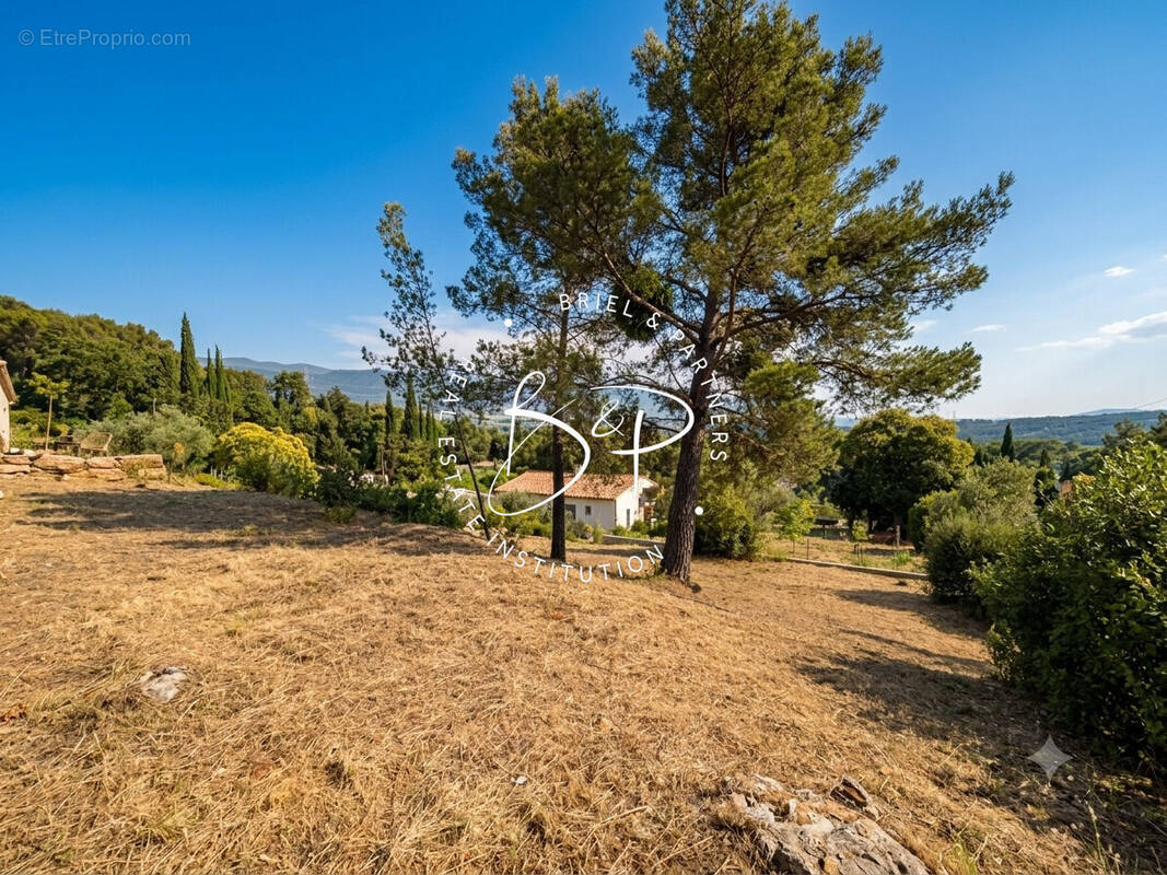 Terrain à DRAGUIGNAN