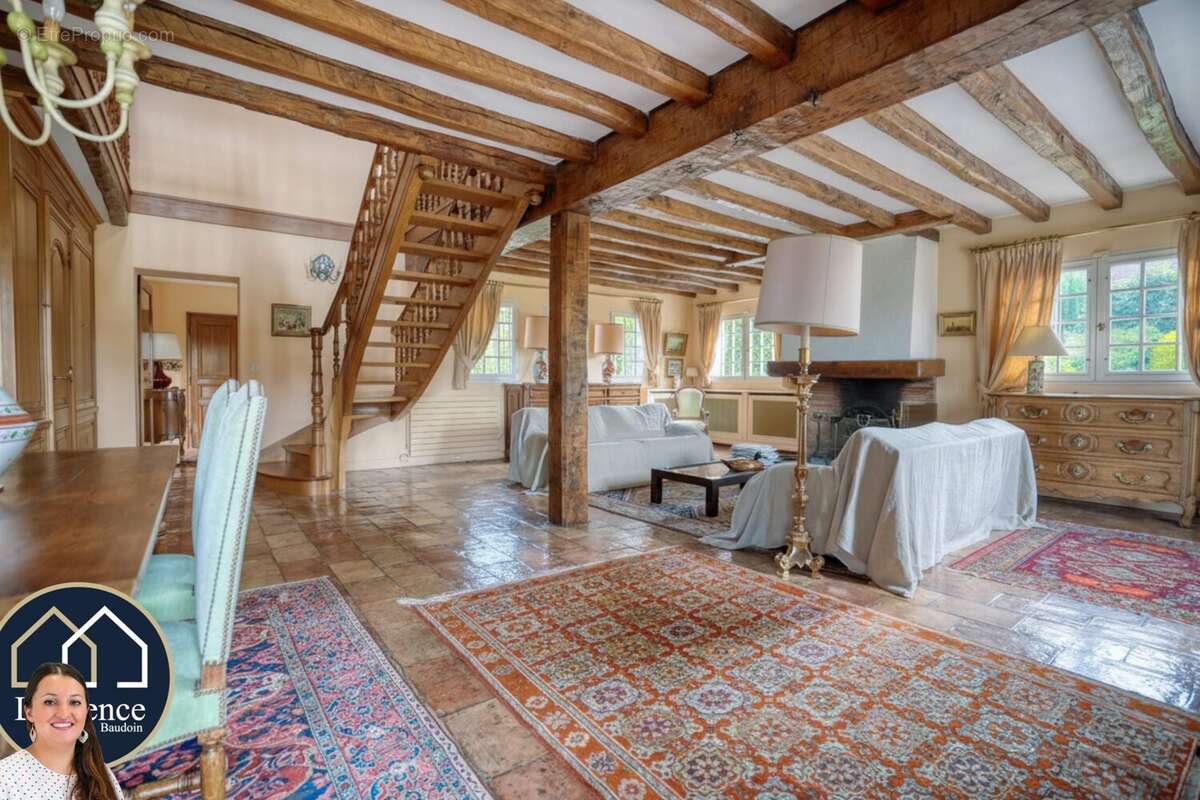 Maison 230 m² à La Hauteville  - photo 3