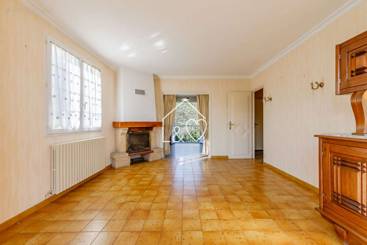 Maison à VENANSAULT