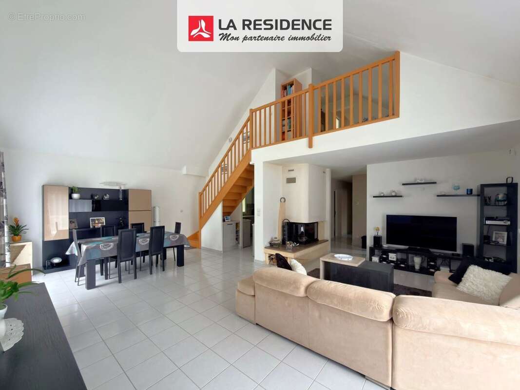 Maison à MERY-SUR-OISE