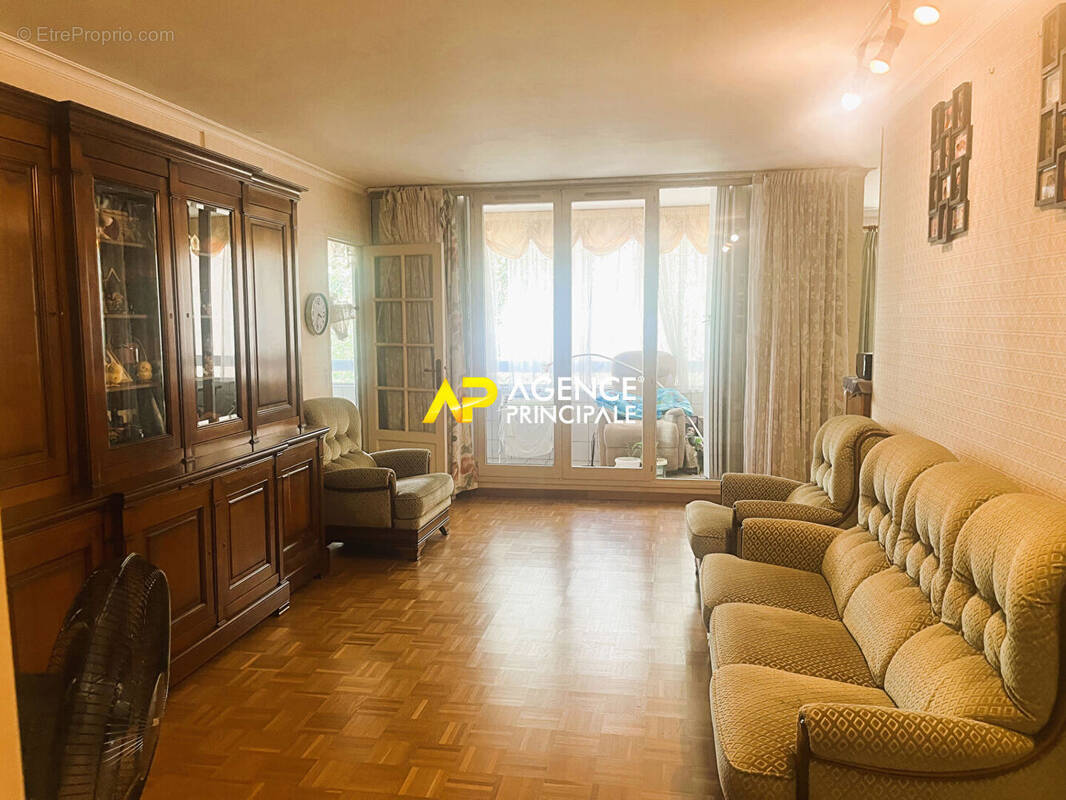 Appartement à SARTROUVILLE