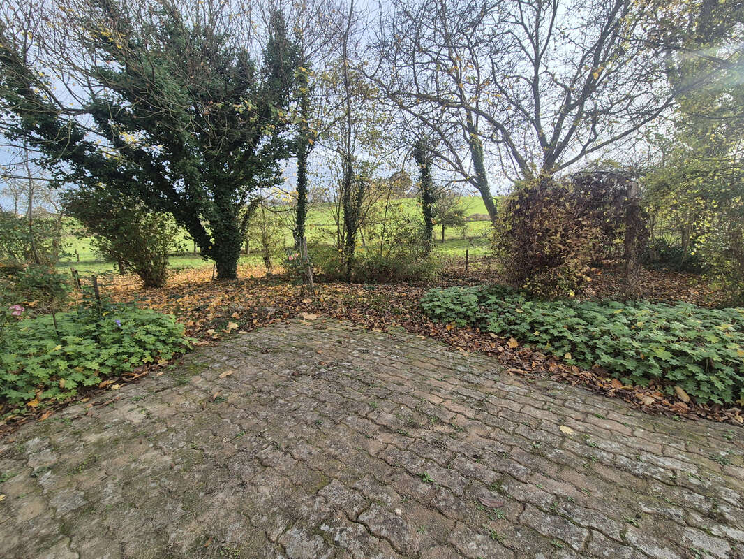 Maison à SAINT-JEAN-PIERRE-FIXTE