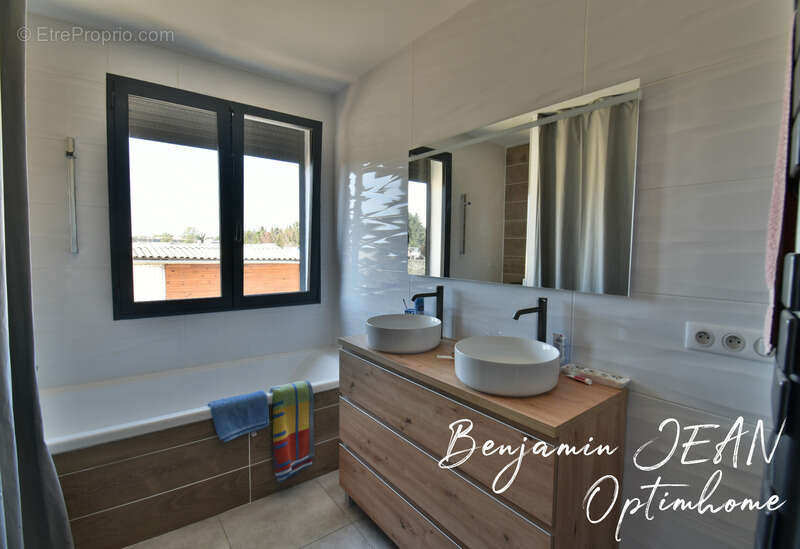 Maison à VILLENEUVE-LES-BEZIERS