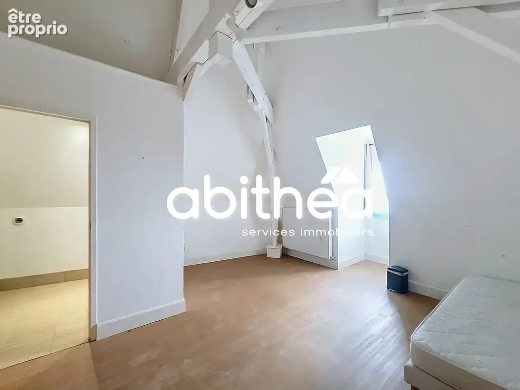 Demeure  707m2  11 chambres suites  chai  dependances  5.5 ha2 - photo 16