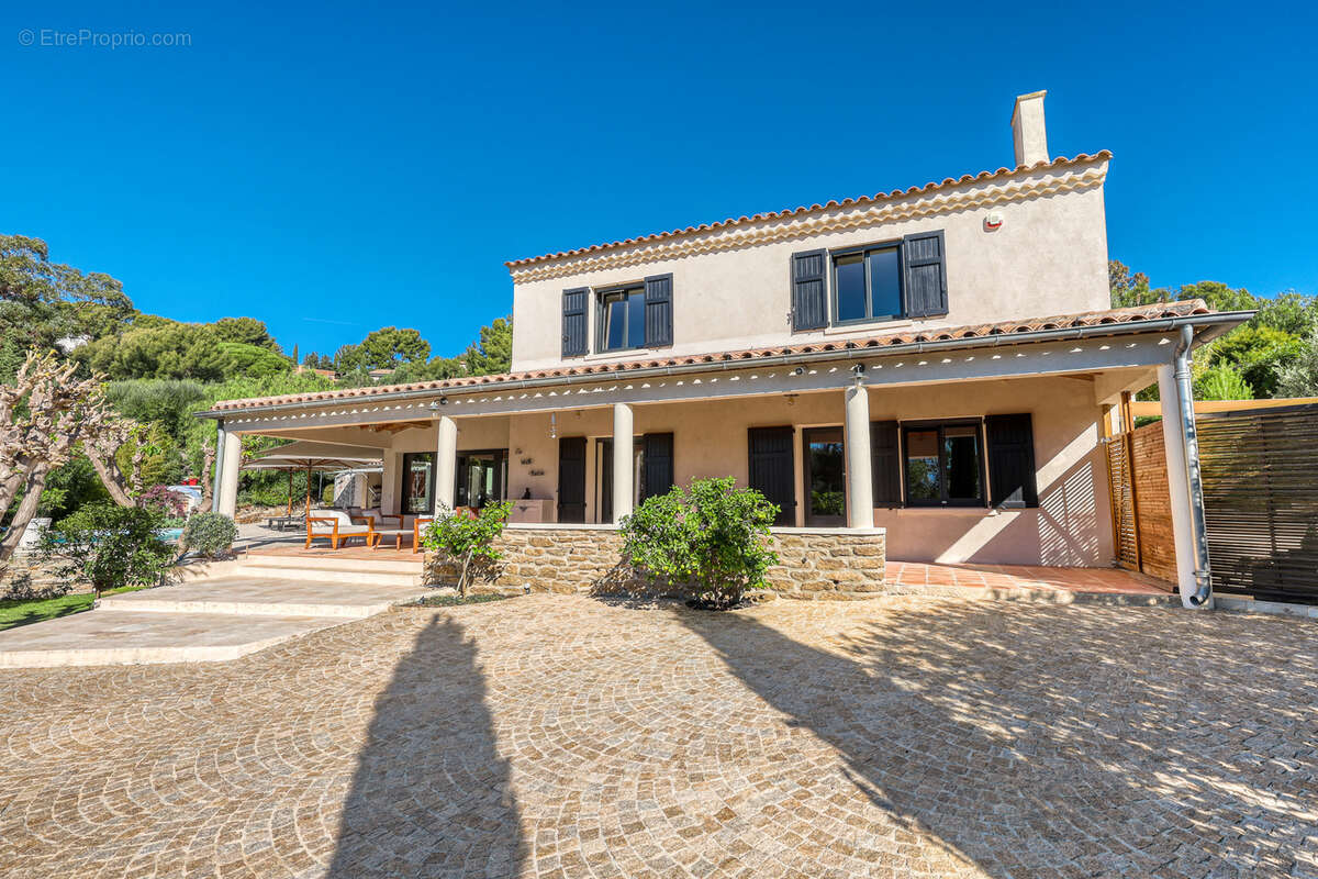 Maison à BORMES-LES-MIMOSAS