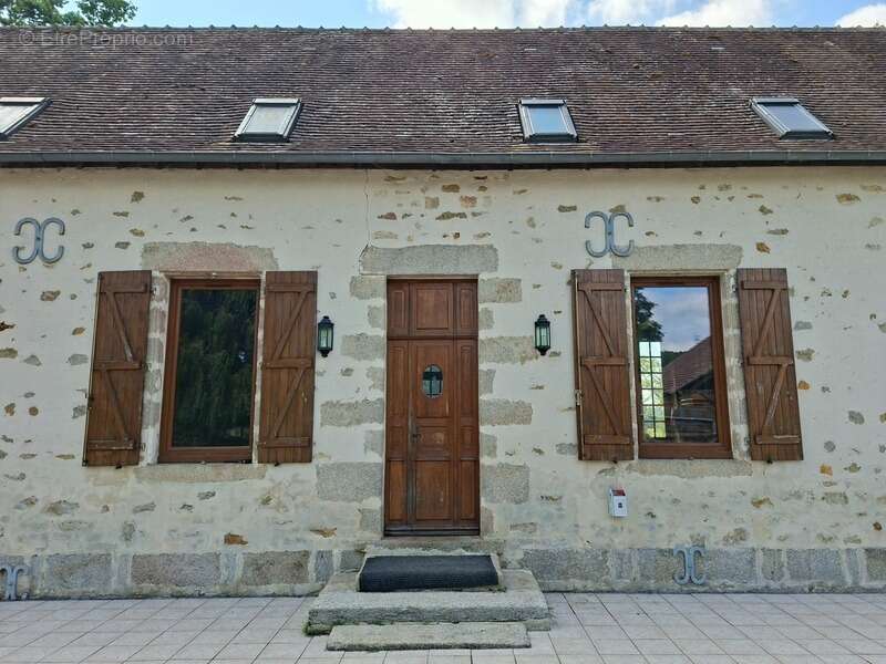 Propriété Corps de Ferme, Bâtisse d'habitation de caractère , nombreuses dependances dont Box, proche ALENCON, LE PERCHE, 2h00 P - photo 3