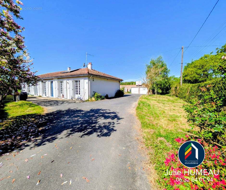 Maison à LES HERBIERS