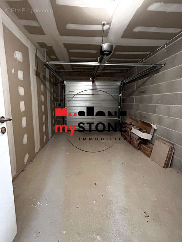 Maison à VARENNES-LES-MACON