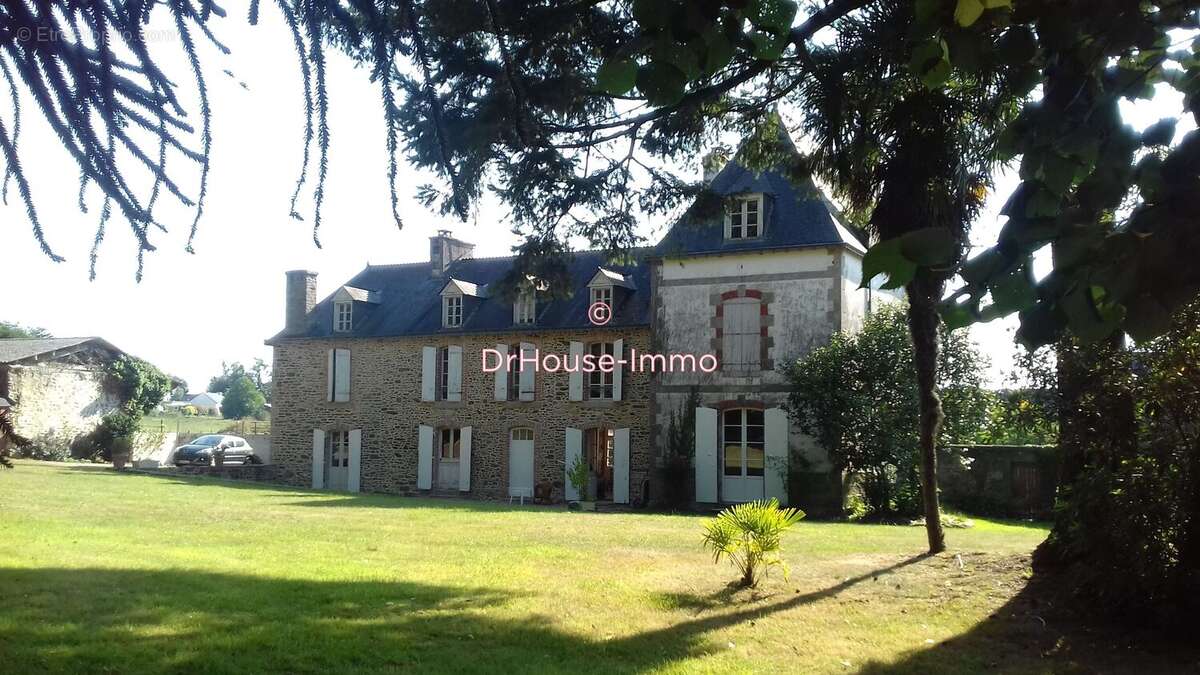 300 m² à Moustoir-Remungol  - photo 3