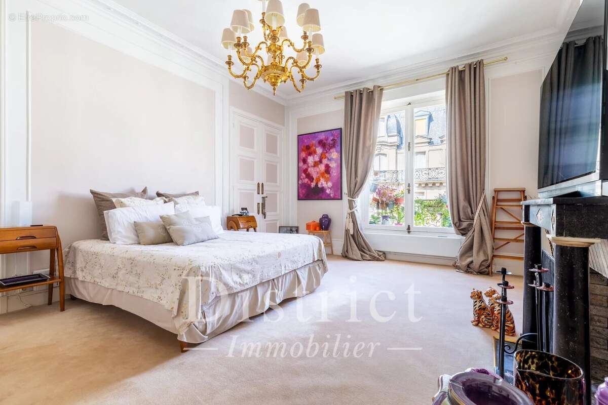 Wagram/Ampère. Appartement de réception de 373m². Très beaux volumes! - photo 8
