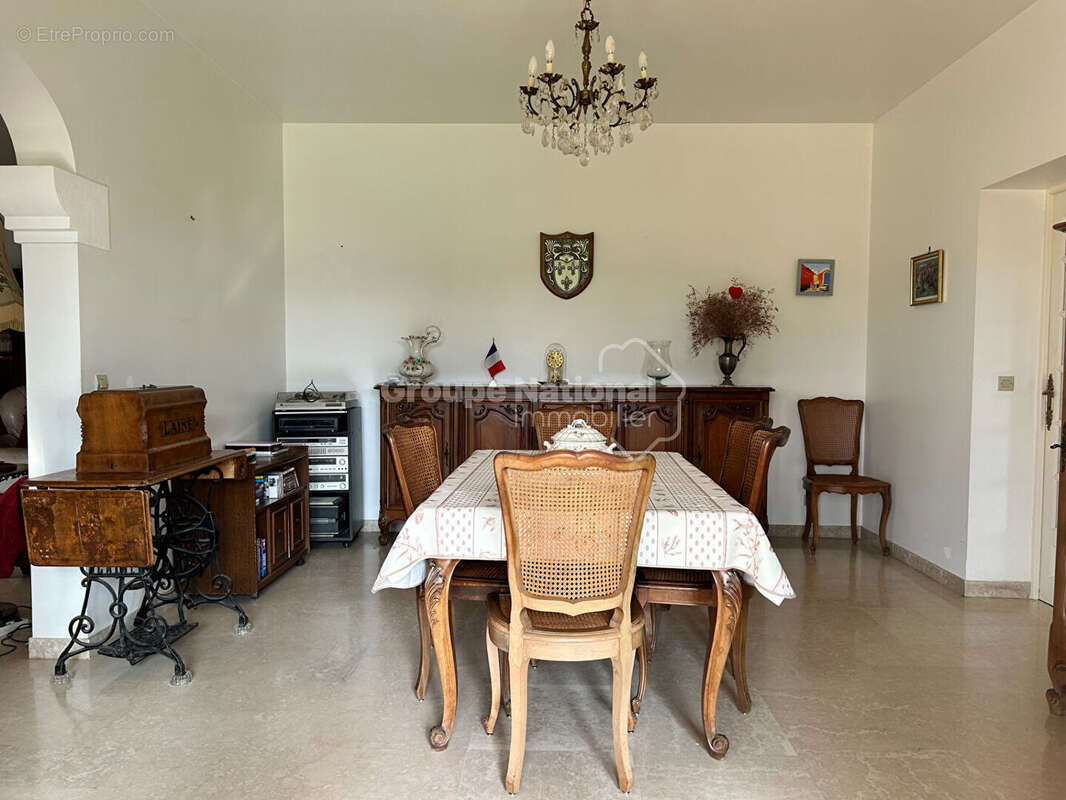 Maison à SAINT-ETIENNE-DU-GRES