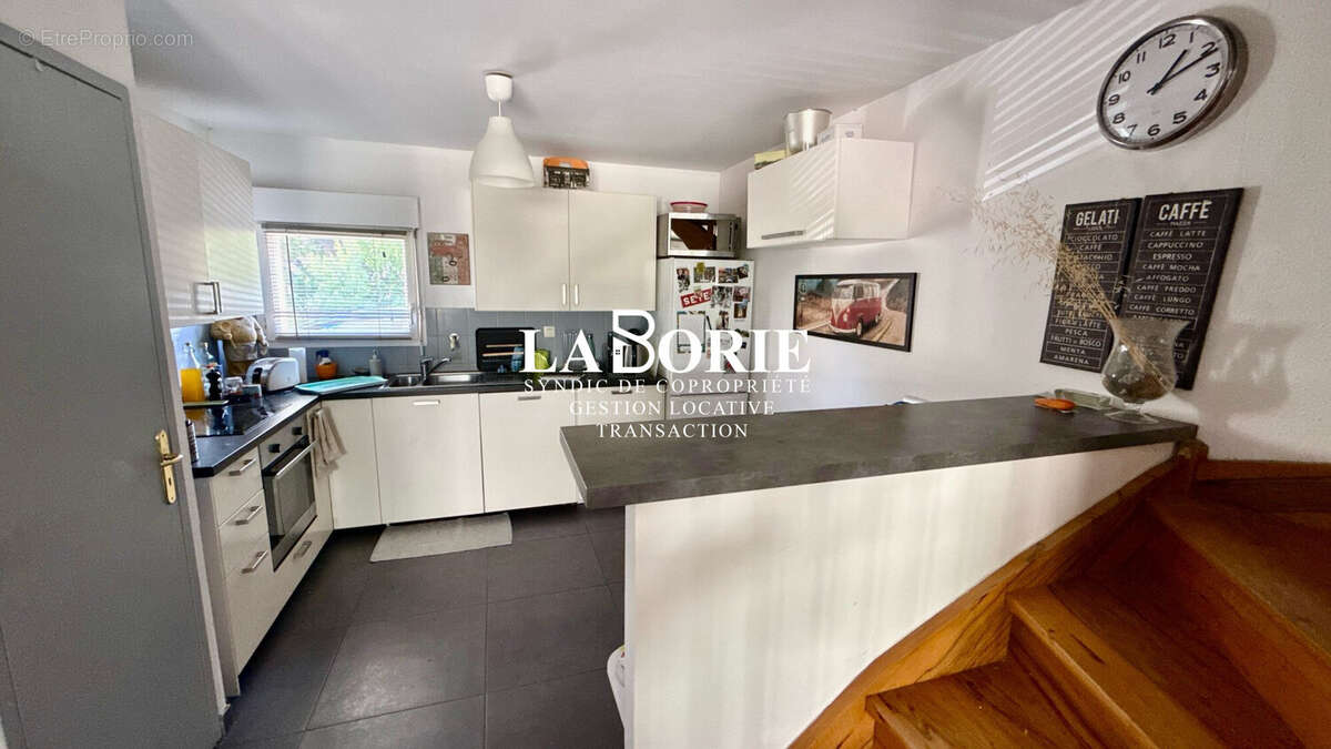 Maison 81 m² à Villeneuve-Les-Avignon  - photo 4