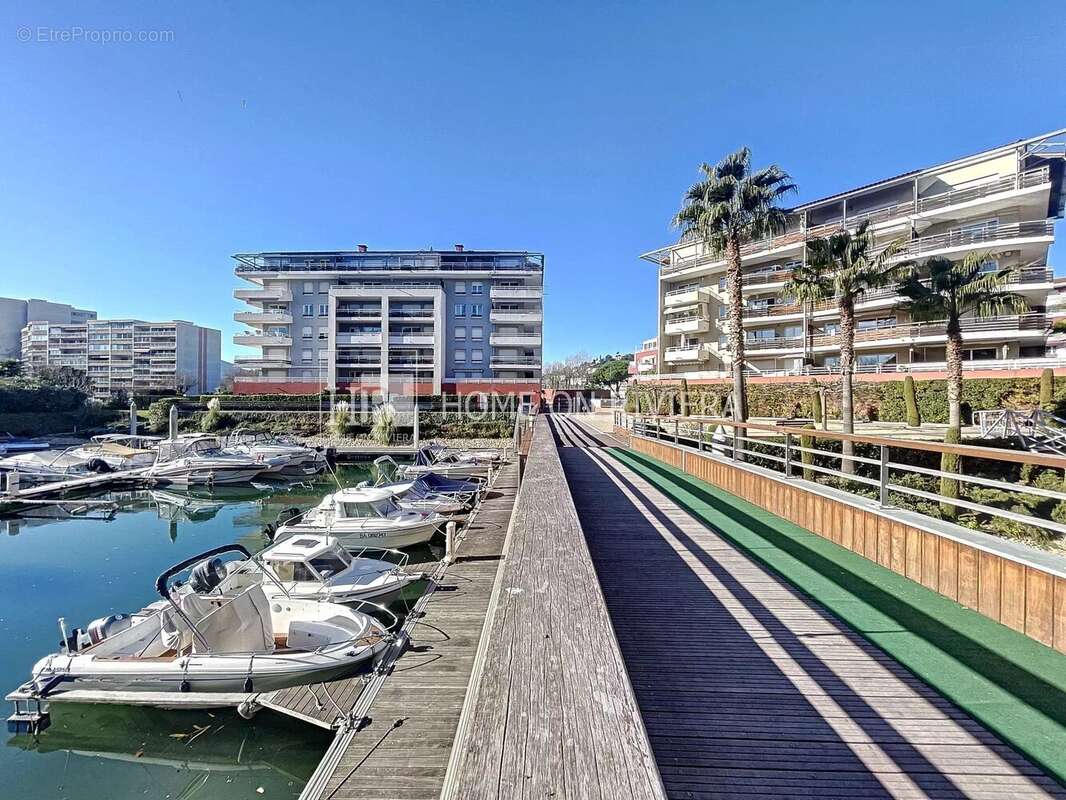 Appartement à MANDELIEU-LA-NAPOULE