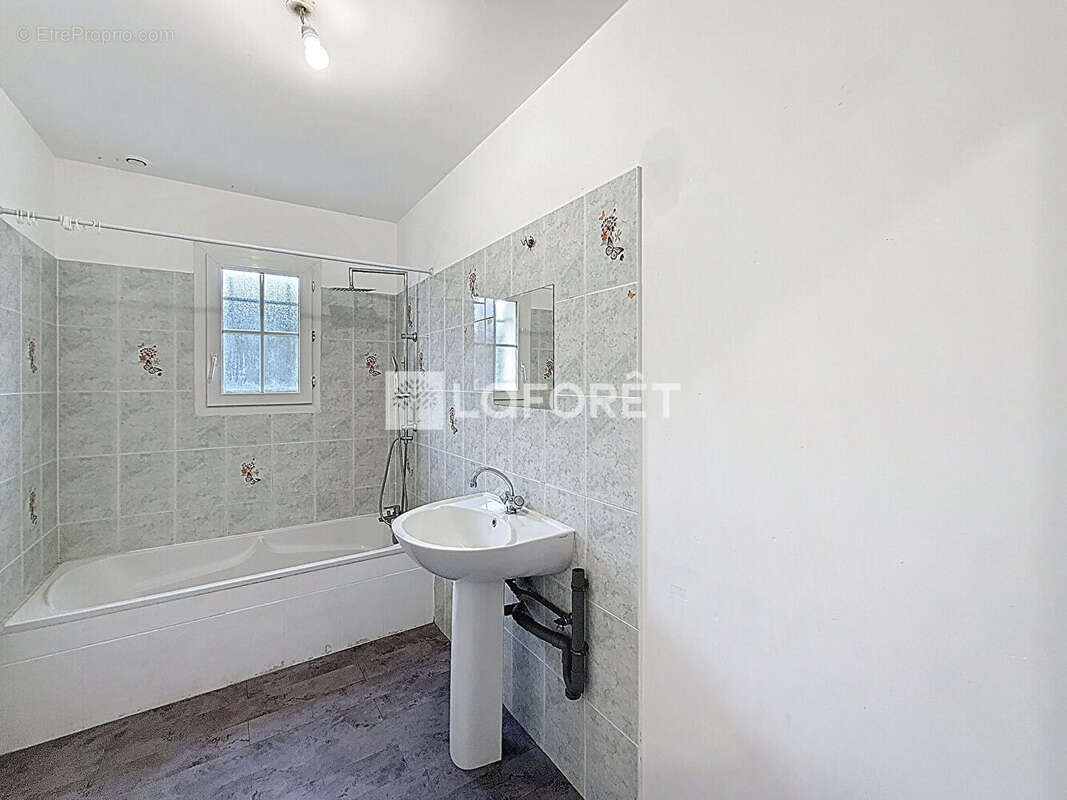 Maison à CANDE-SUR-BEUVRON