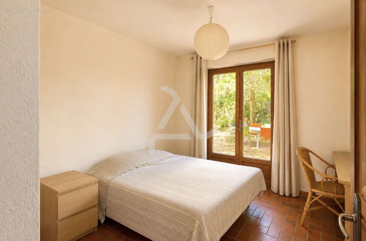 Maison t7 en pierre de taille granite à 15 mn au sud porto-vecchio - photo 11