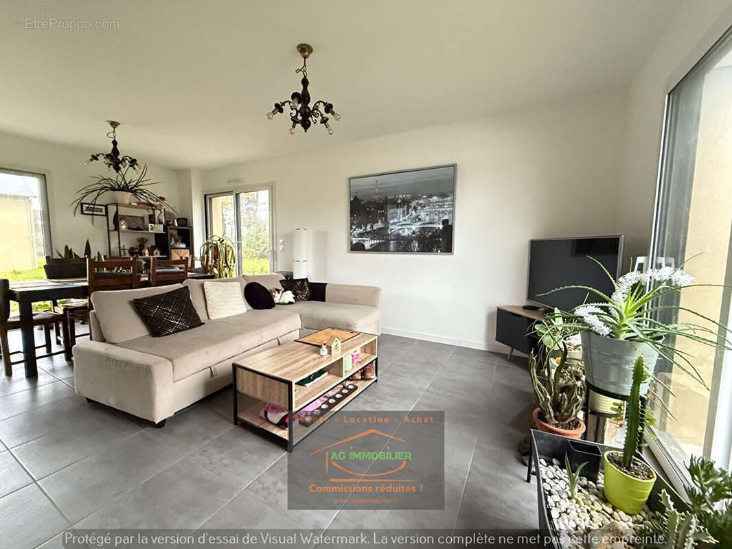 Maison à SAINT-UNIAC