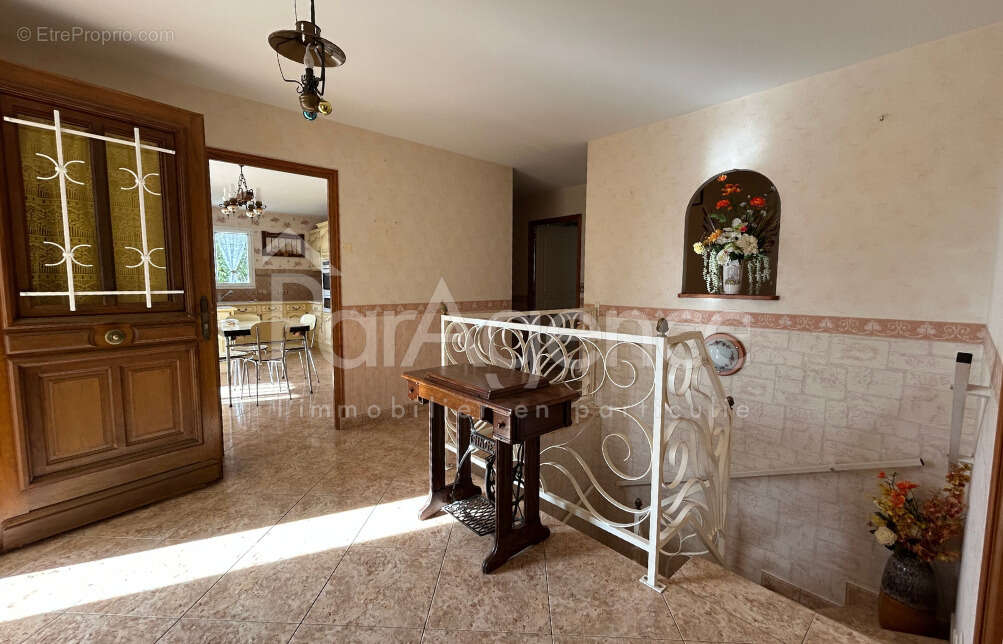 Maison familiale avec beau terrain arboré - photo 9