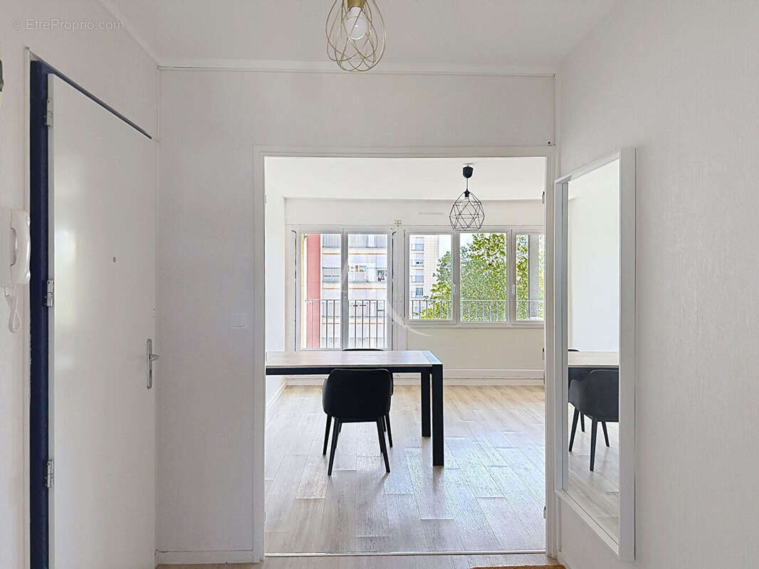 Appartement Les Ponts De Ce 3 pièce(s) 68 m2 - photo 3