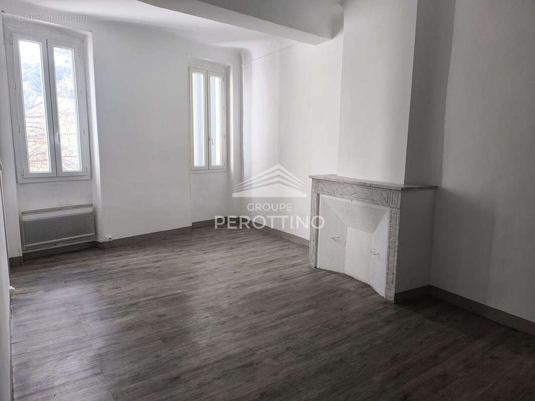 Appartement à ROQUEVAIRE