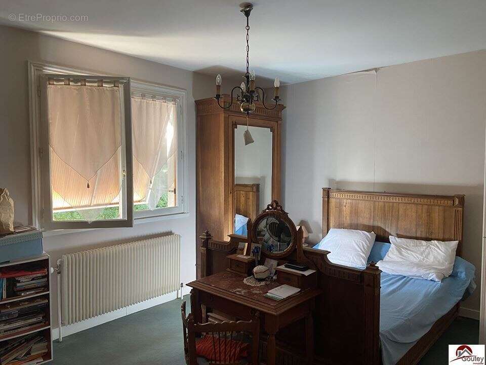 Maison 195 m² à Riorges  - photo 7