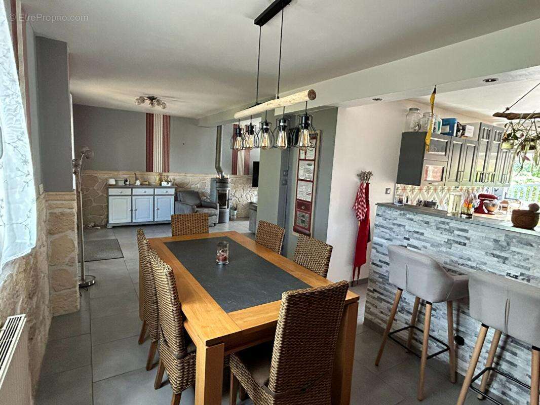 Maison à CHARS