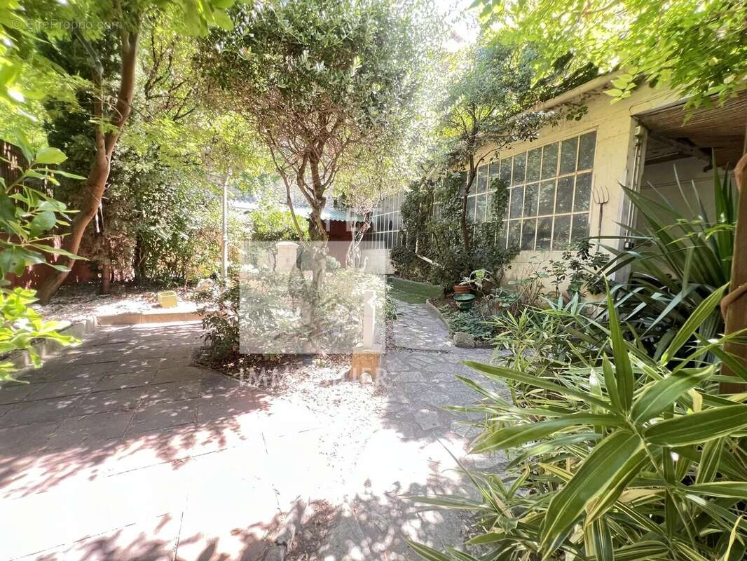 Bollene  maison  239m²  terrasses & jardin interieur  grand garage -potentiel exceptionnel - photo 5