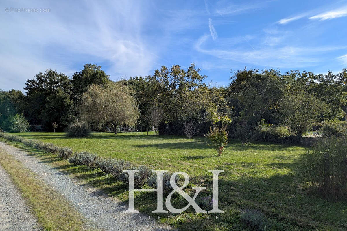 Maison à COULOMBIERS