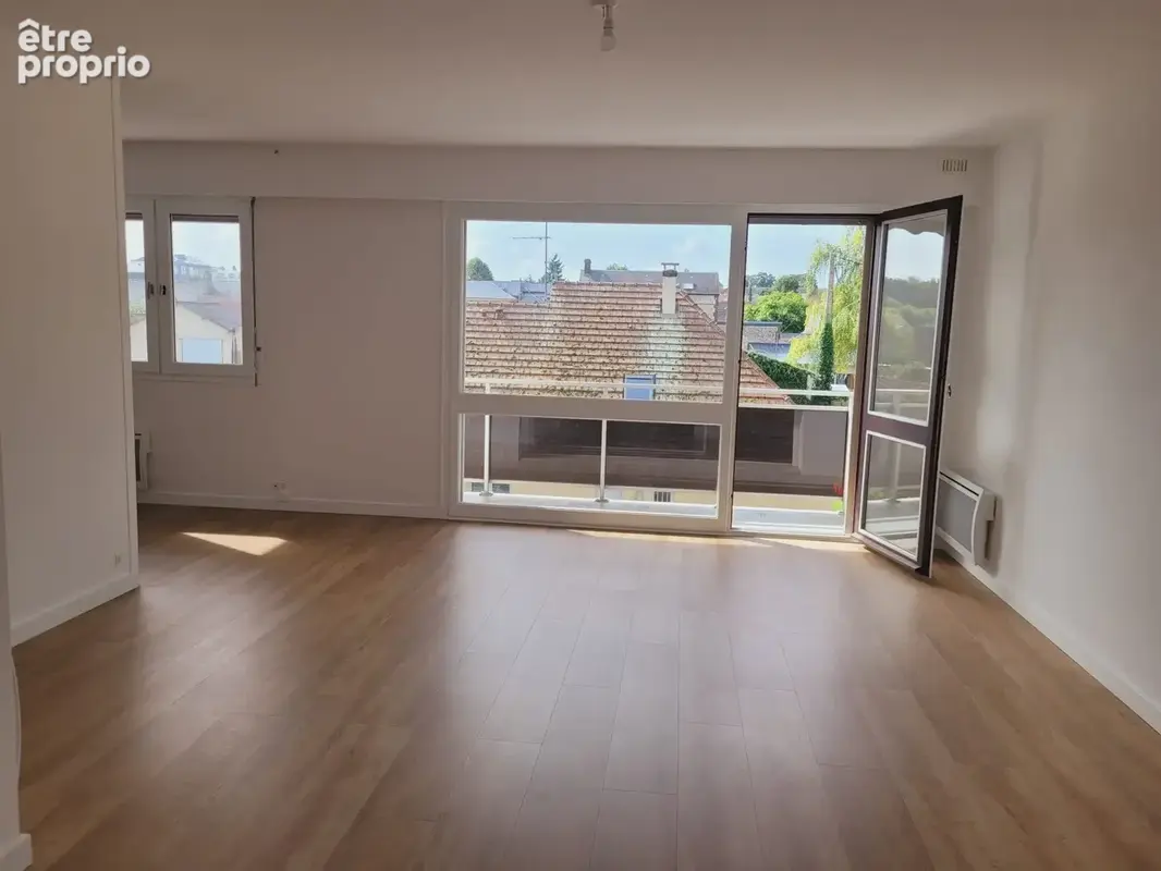 Vends appartement F4 avec un grand séjour/salon à Louviers