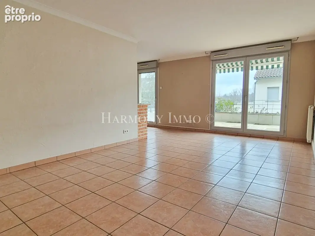 En bords de Saône,  T3 de 69 m2 avec terrasse dans résidence de standing avec piscine - photo 5