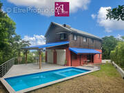 Maison à LES ABYMES