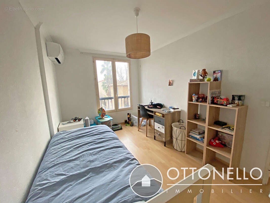 Appartement à ROQUEBRUNE-SUR-ARGENS